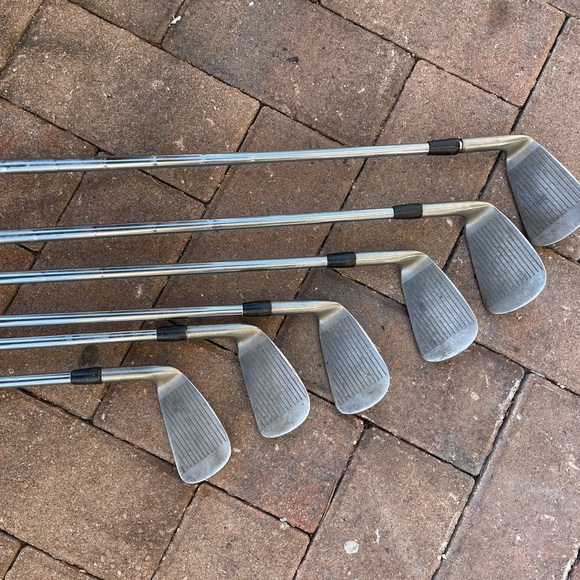 Taylormade ICW11 iron set 6 pc in right handed 
Steel shafts - Picture 10 of 12
